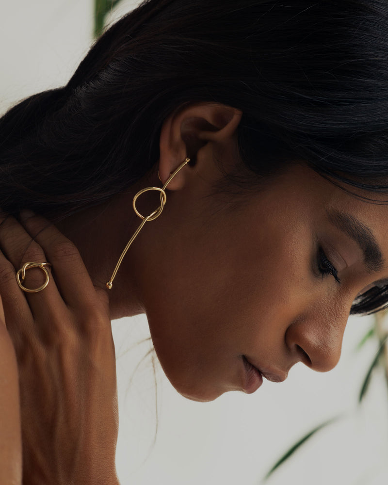 Brinco Nó Banhado a Ouro